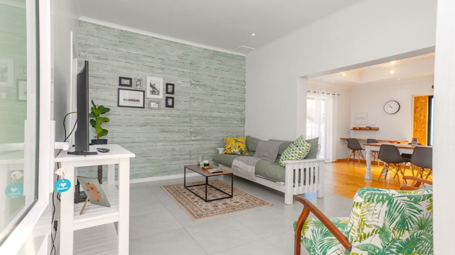 4 Bedroom Property for Sale in Struisbaai Western Cape